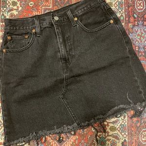 Levi’s black denim mini skirt